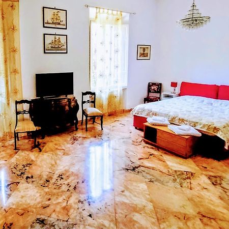 Gabry'S Home Three-Bedroom Big Apartment Near City Center & Train Station To Pisa And Florence & Ferries To Sardegna Corsica Livorno Dış mekan fotoğraf