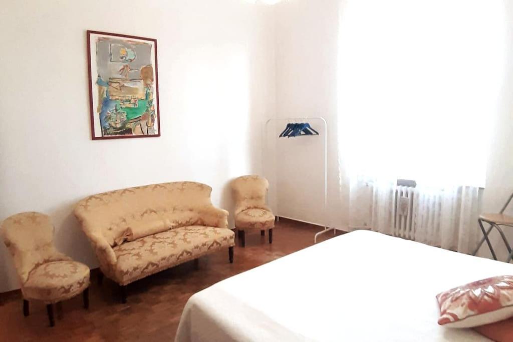 Gabry'S Home Three-Bedroom Big Apartment Near City Center & Train Station To Pisa And Florence & Ferries To Sardegna Corsica Livorno Dış mekan fotoğraf