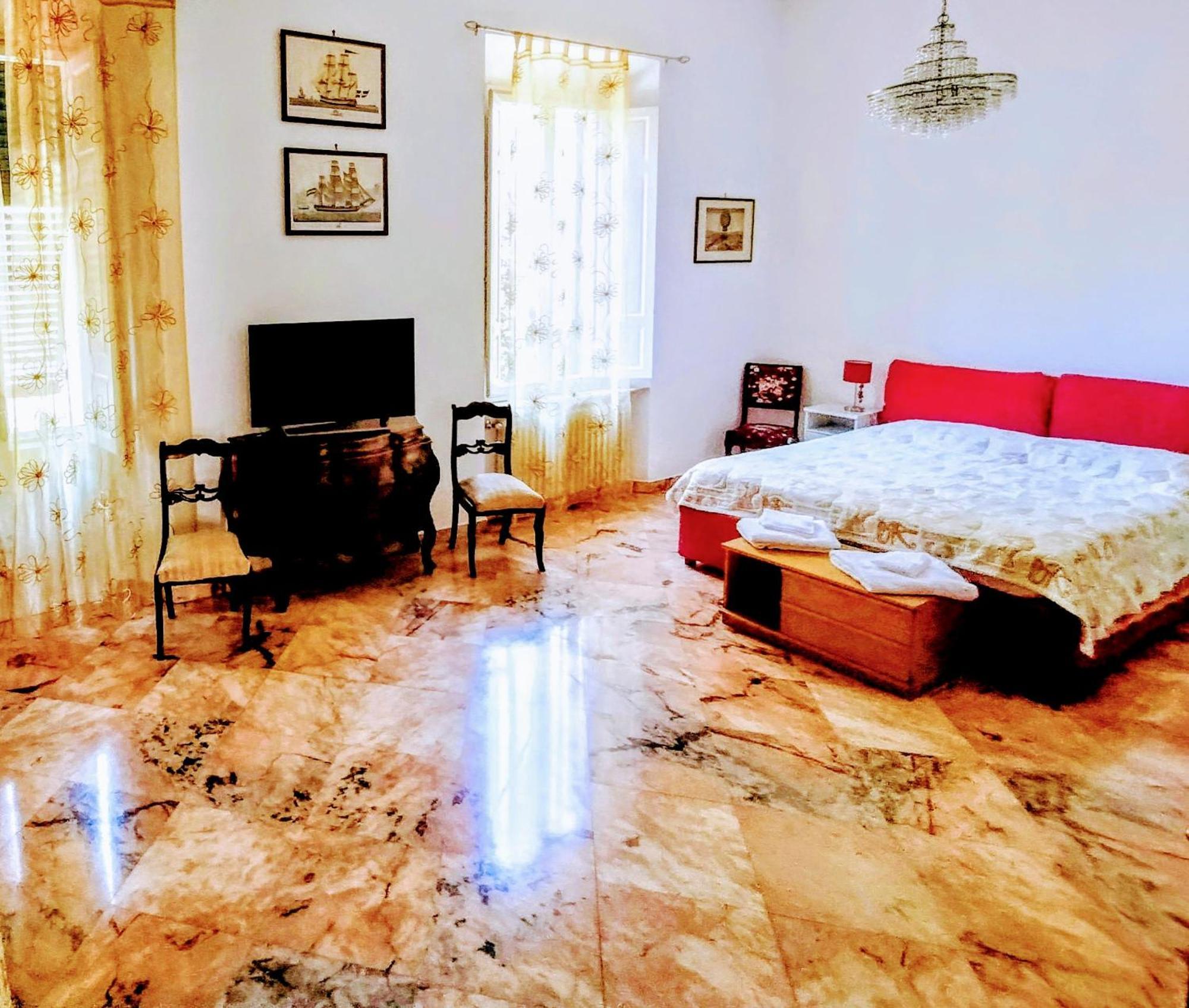 Gabry'S Home Three-Bedroom Big Apartment Near City Center & Train Station To Pisa And Florence & Ferries To Sardegna Corsica Livorno Dış mekan fotoğraf